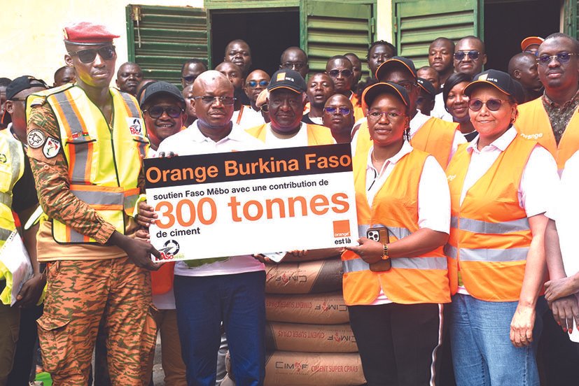 Initiative Présidentielle Faso Mêbo : Orange Burkina Faso offre 300 tonnes de ciment