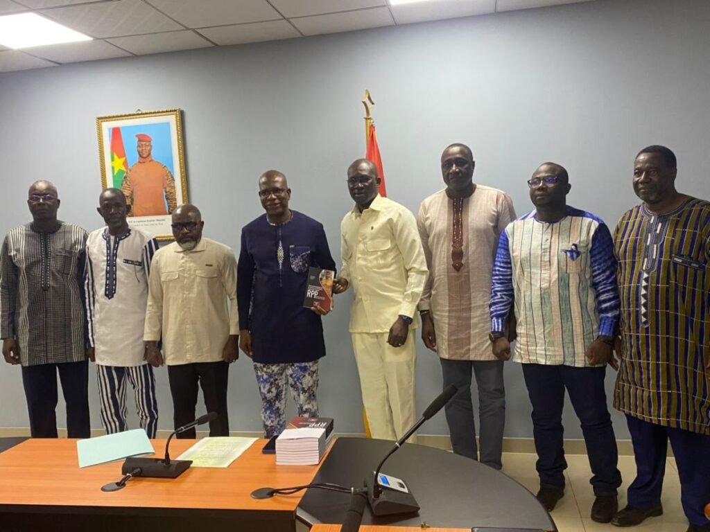 Révolution progressiste populaire: le Mouvement FasoKooz dédicace un ouvrage