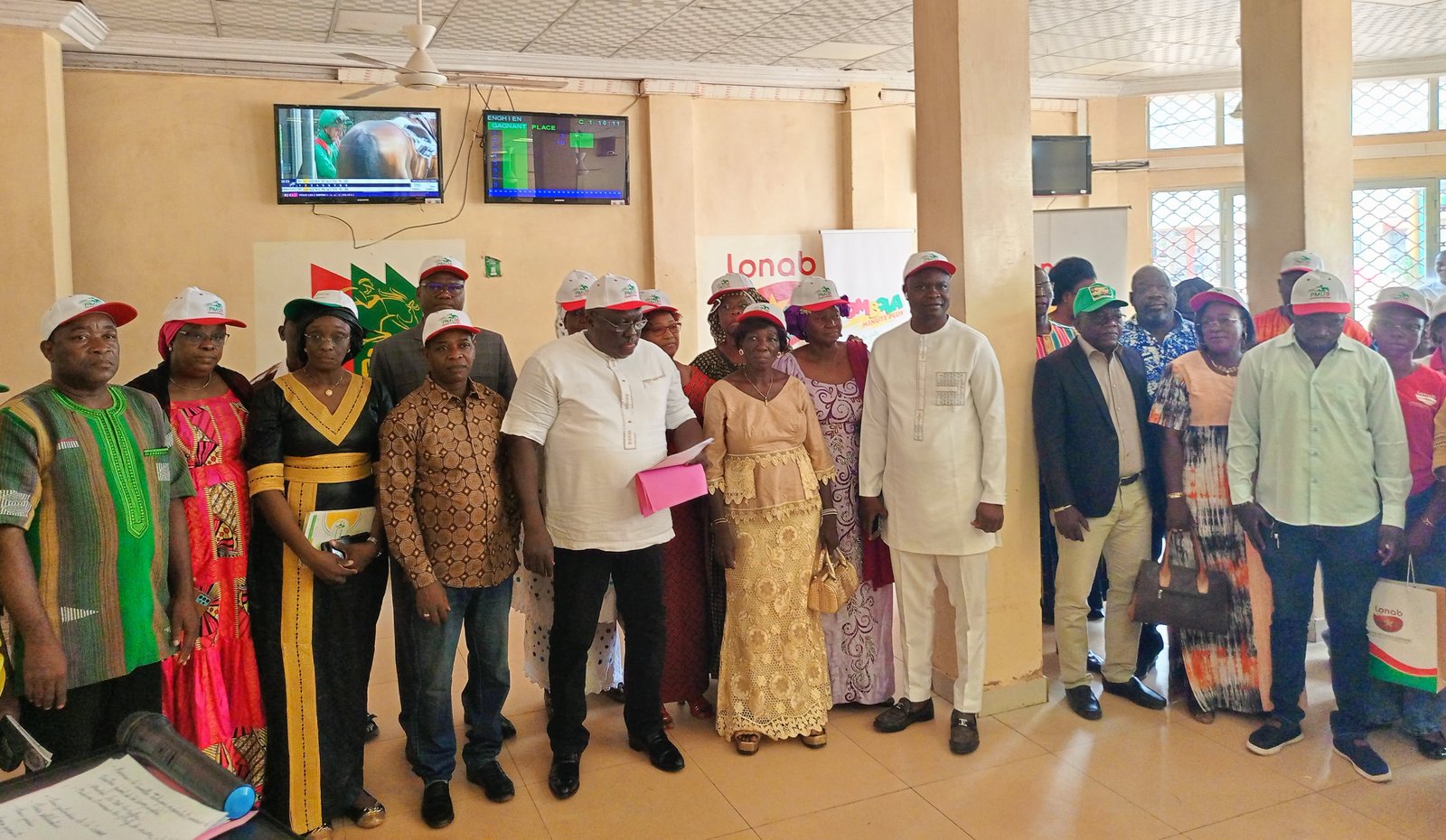 Des agents de la LONAB 