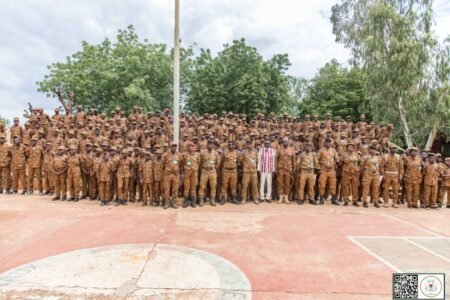 VISITE DE PERSONNALITÉS AU CAMP VACANCES FASO MÊBO : le Professeur Moumini ZOUNGRANA invite les campeurs à croire en leurs rêves