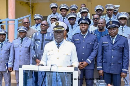 𝐁𝐚𝐧𝐟𝐨𝐫𝐚 : 𝐥𝐞 𝐏𝐫𝐞𝐦𝐢𝐞𝐫 𝐦𝐢𝐧𝐢𝐬𝐭𝐫𝐞 𝐞́𝐜𝐡𝐚𝐧𝐠𝐞 𝐚𝐯𝐞𝐜 𝐥𝐞𝐬 𝐚𝐮𝐭𝐨𝐫𝐢𝐭𝐞́𝐬 𝐚𝐝𝐦𝐢𝐧𝐢𝐬𝐭𝐫𝐚𝐭𝐢𝐯𝐞𝐬 𝐞𝐭 𝐦𝐢𝐥𝐢𝐭𝐚𝐢𝐫𝐞𝐬