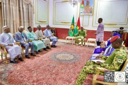 AUDIENCE DU PRÉSIDENT DU FASO: Les Ministres des Affaires étrangères de la Confédération des États du Sahel rendent compte de leurs travaux au Capitaine Ibrahim TRAORÉ