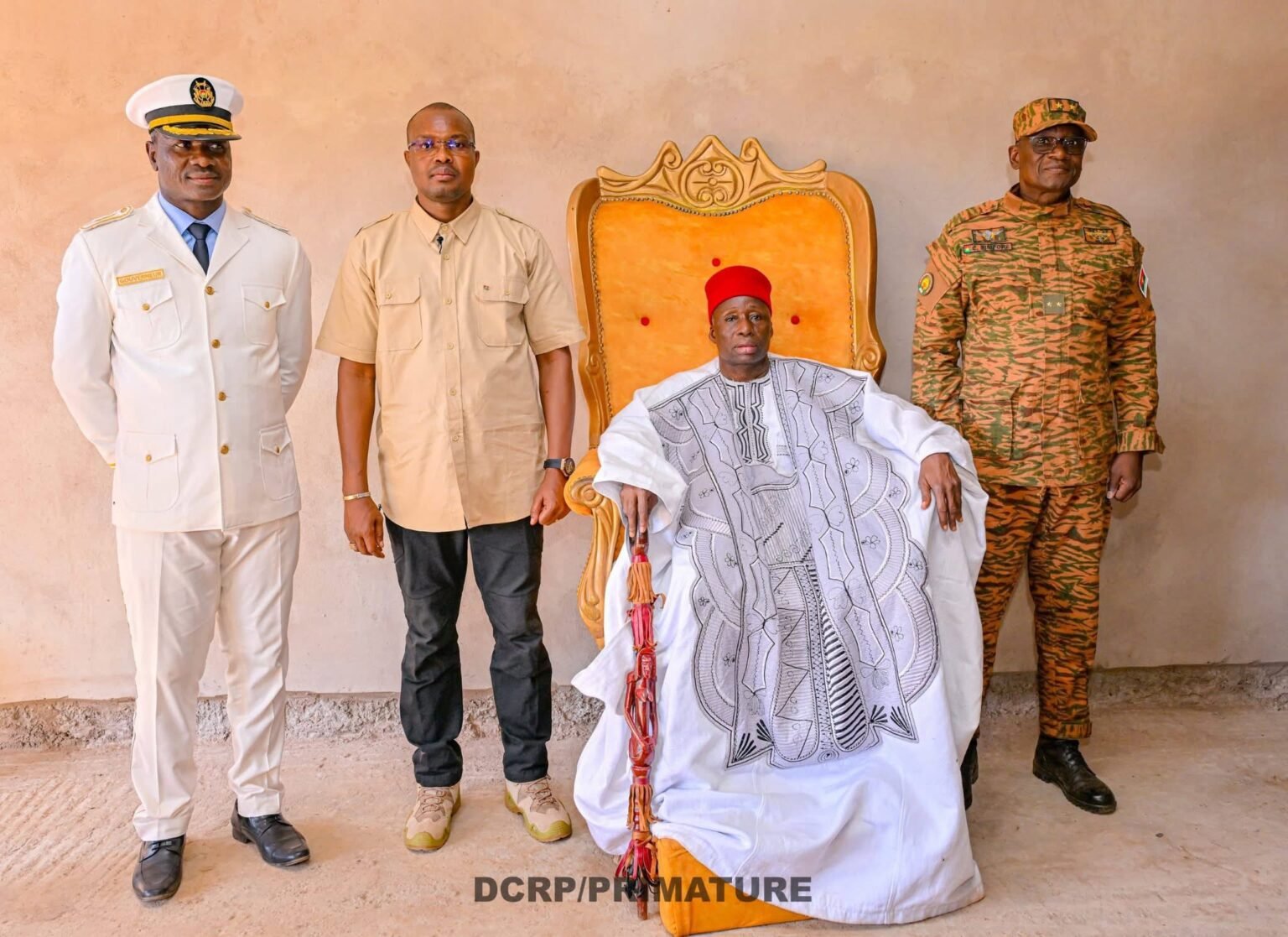 Région de Bankui : le Premier ministre rend une visite de courtoisie au Chef de Canton de Dédougou