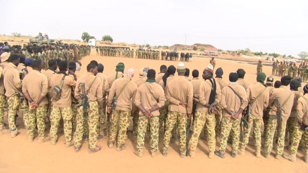 Reconquête de l’intégrité territoriale: le général de division, Célestin Simporé, félicite la troupe dans le Goulmou, la Tapoa et la Sirba