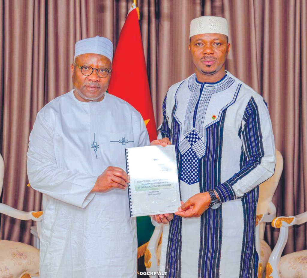 Rencontre de l’Union parlementaire des Etats membres de l’OCI : les conclusions des travaux remis à Ousmane Bougouma