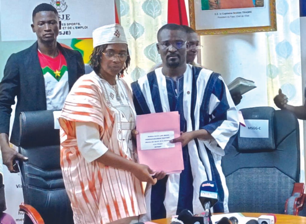 Ministère des Sports, de la Jeunesse et de l’Emploi : Annick Lydie Djouma Pikbougoum installée dans ses fonctions