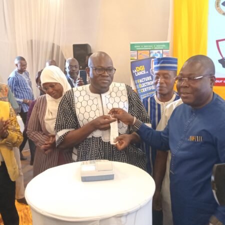 Modernisation de l’administration fiscale: la facture électronique certifiée officiellement lancée