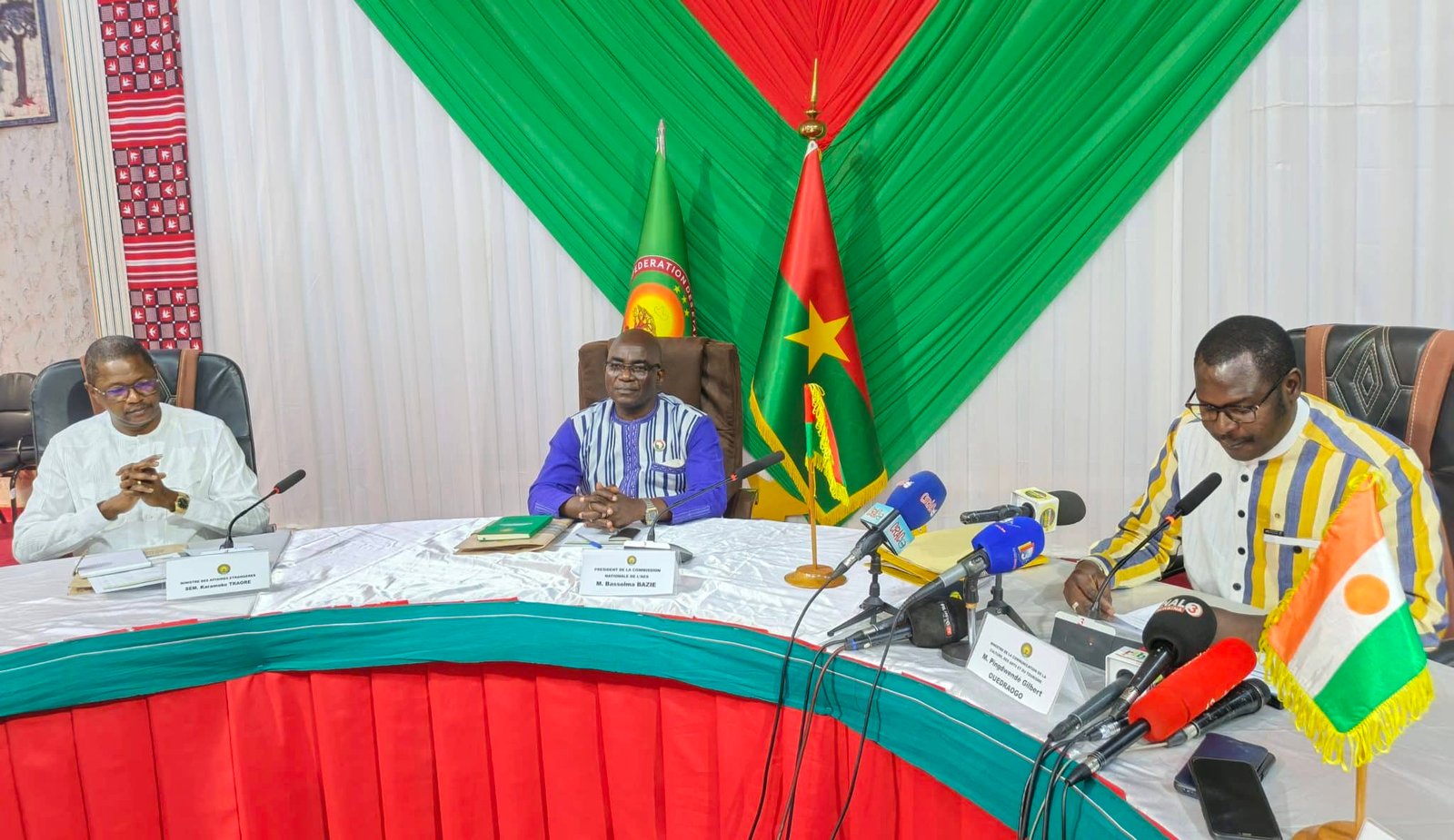 Les membres du présidium