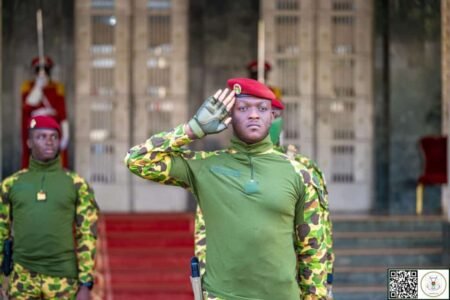 Montée des couleurs au Palais Présidentiel de Koulouba : Le Président du Faso invite les Serviteurs du Peuple à « attacher leurs ceintures » pour 2026