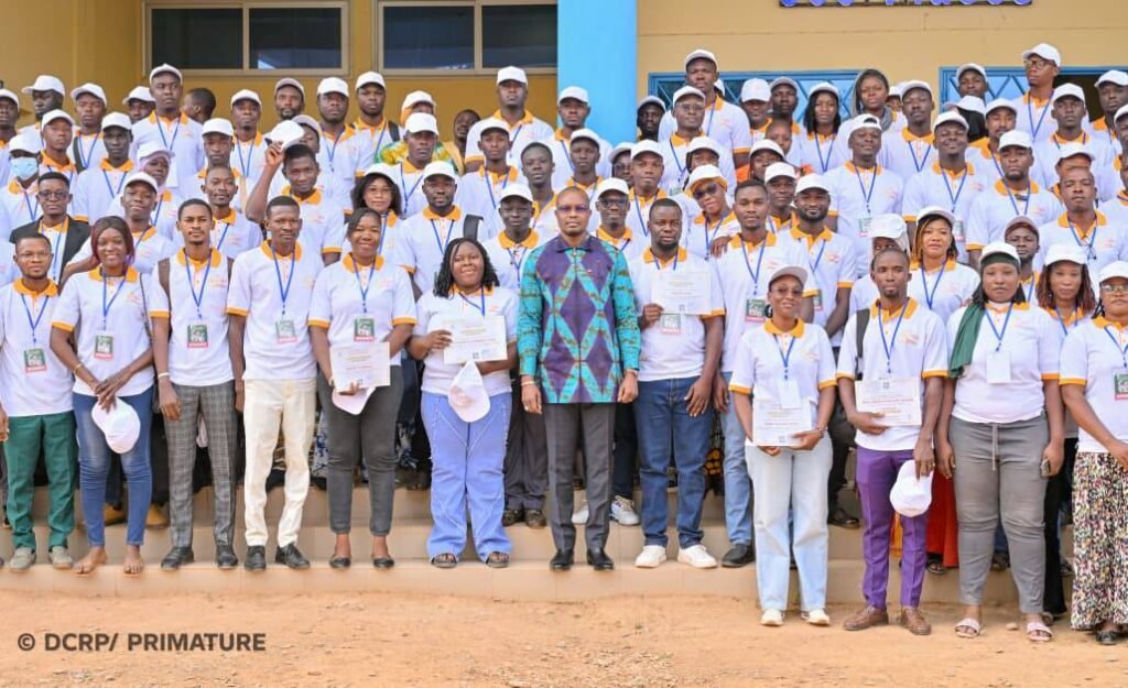 Programme de reconversion des diplomés universitaires: le Premier ministre préside la sortie de la première promotion